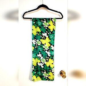 ST. PATRICKS DAY Vintage Scarf Kiss Me Lucky Charm Green Clovers Print